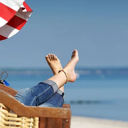 Boddenperle - 5-sterne-ferienwohnung Mit Ostbalkon, 2 Baedern & Strandhaus-charme Apartamento *