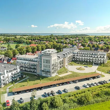 Boddenperle - 5-sterne-ferienwohnung Mit Ostbalkon, 2 Baedern & Strandhaus-charme Apartment