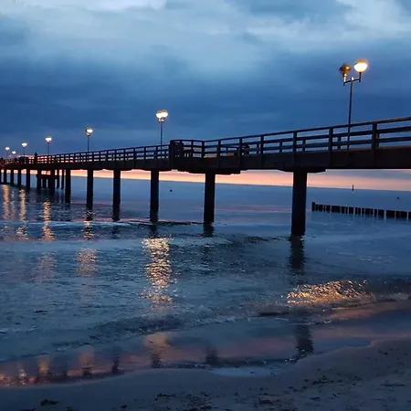 Apartamento Boddenperle - 5-sterne-ferienwohnung Mit Ostbalkon, 2 Baedern & Strandhaus-charme